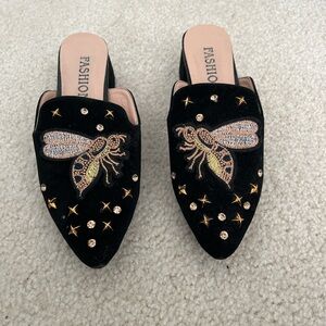 Fashion Black Embroidered Bee Mules